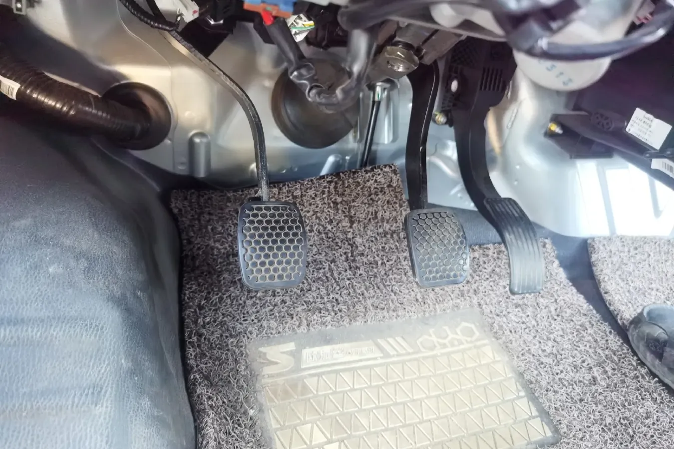 2021 ChangAn Kaicene ShenQi T30 1.6L 122HP L4 5MT,autocango,china used car exporter,china ev exporter,chinese used car exporter,chinese used ev exporter