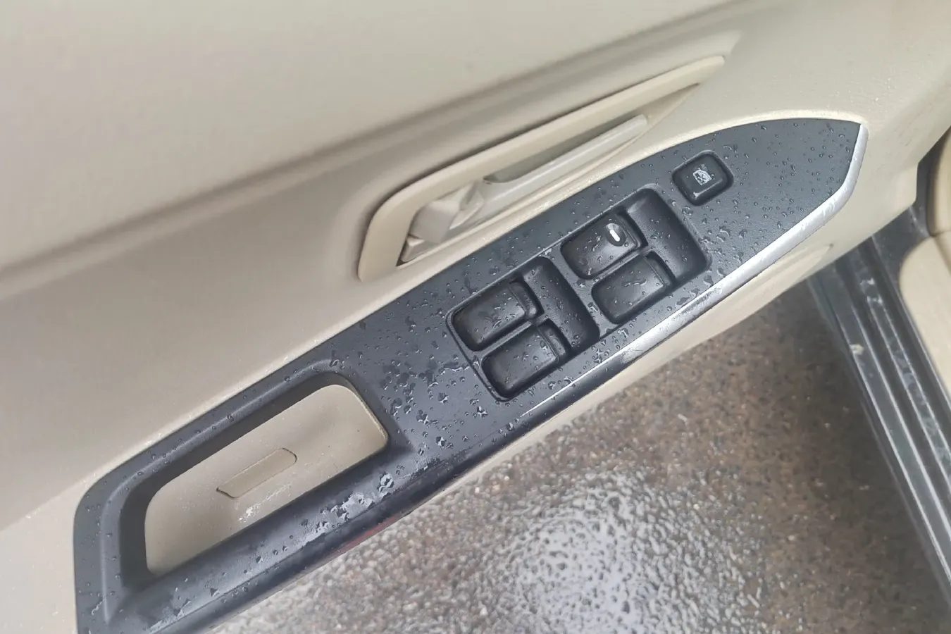 2014 Soueast V3 1.5L 120HP L4 5MT,autocango,china used car exporter,china ev exporter,chinese used car exporter,chinese used ev exporter