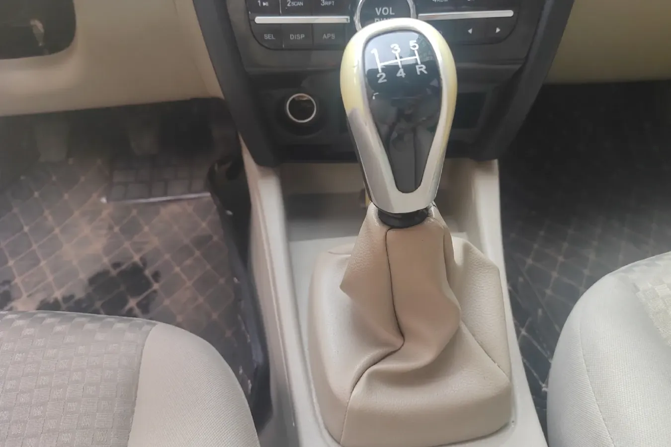 2014 Soueast V3 1.5L 120HP L4 5MT,autocango,china used car exporter,china ev exporter,chinese used car exporter,chinese used ev exporter