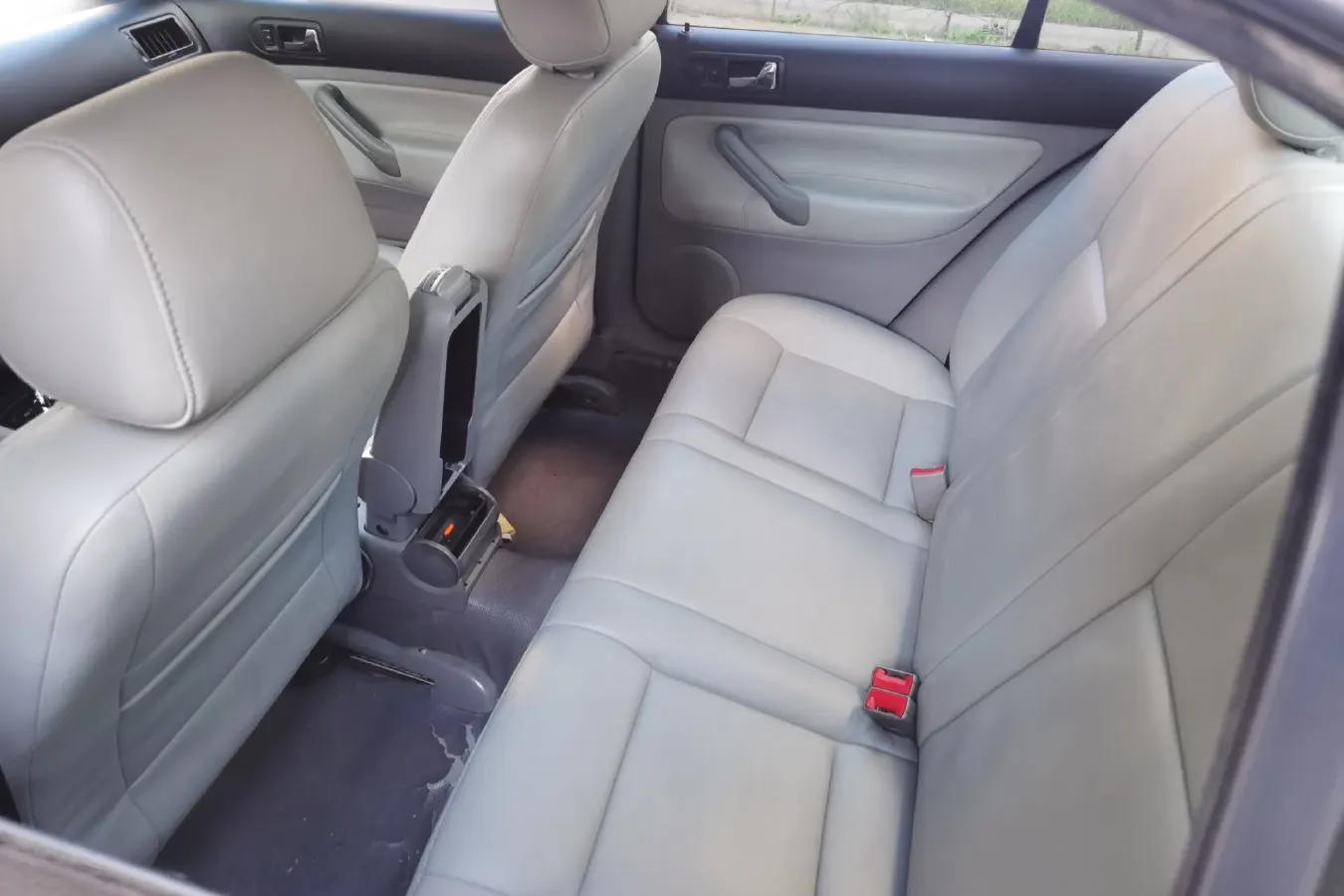 2006 Volkswagen Bora Classic 1.6L 100HP L4 4AT,autocango,china used car exporter,china ev exporter,chinese used car exporter,chinese used ev exporter