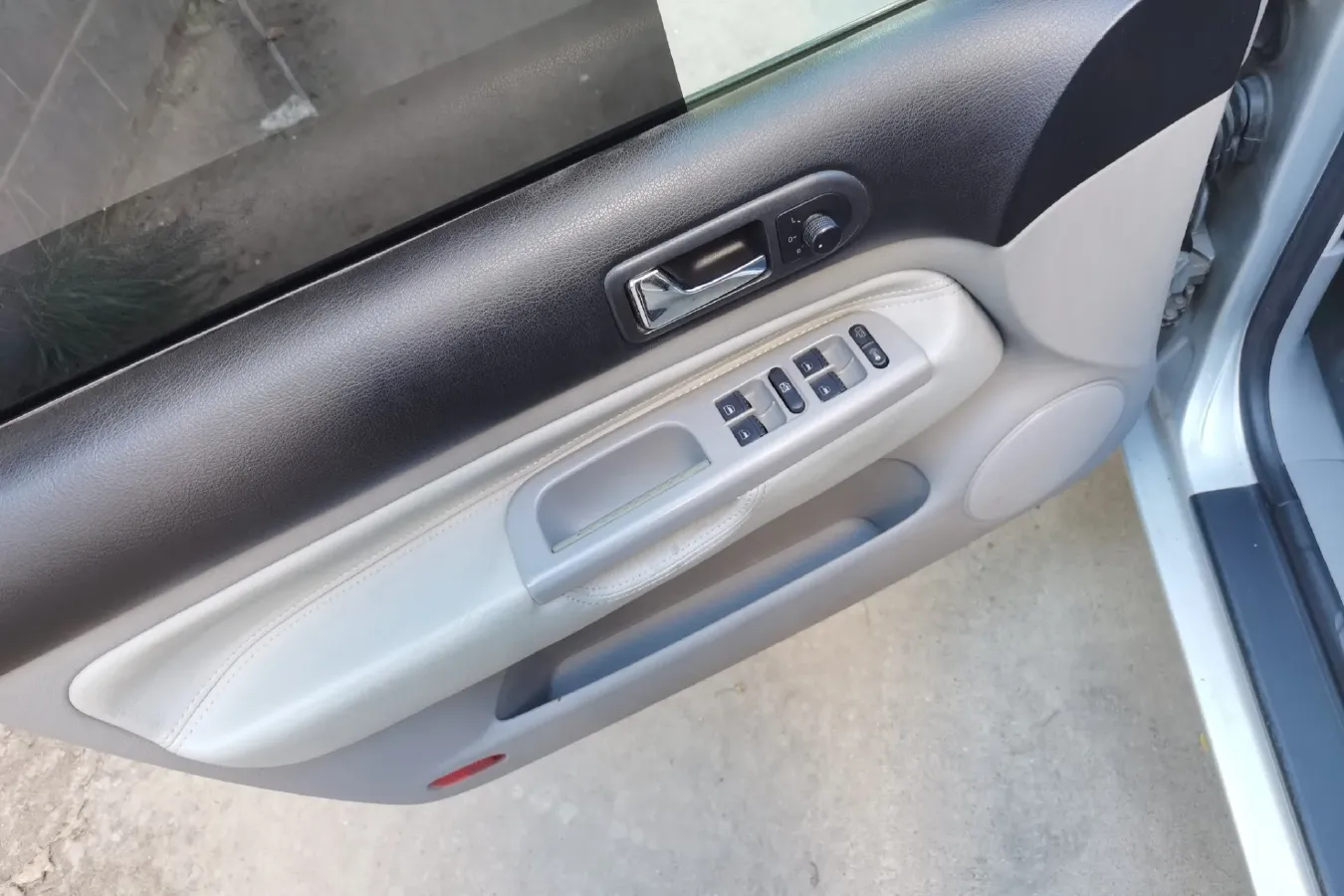 2006 Volkswagen Bora Classic 1.6L 100HP L4 4AT,autocango,china used car exporter,china ev exporter,chinese used car exporter,chinese used ev exporter