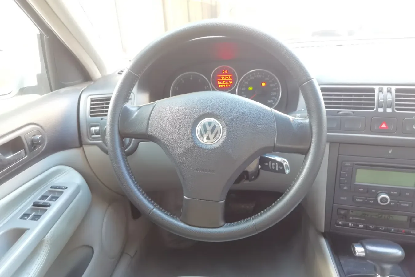 2006 Volkswagen Bora Classic 1.6L 100HP L4 4AT,autocango,china used car exporter,china ev exporter,chinese used car exporter,chinese used ev exporter