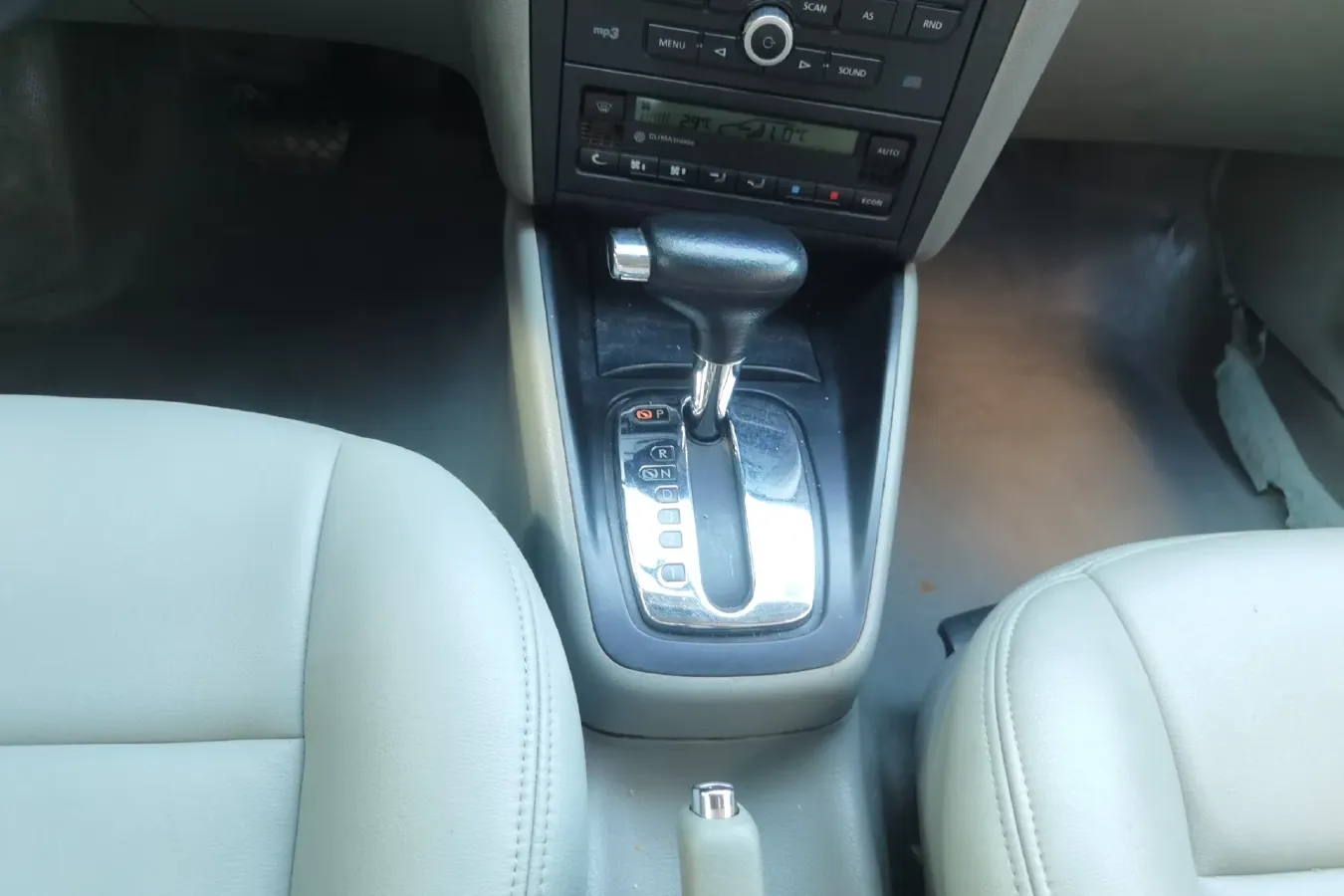 2006 Volkswagen Bora Classic 1.6L 100HP L4 4AT,autocango,china used car exporter,china ev exporter,chinese used car exporter,chinese used ev exporter