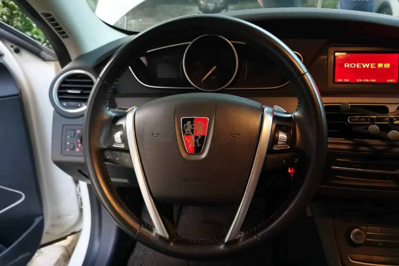 2014 Roewe 550 1.8L 133HP L4 6DCT,autocango,china used car exporter,china ev exporter,chinese used car exporter,chinese used ev exporter