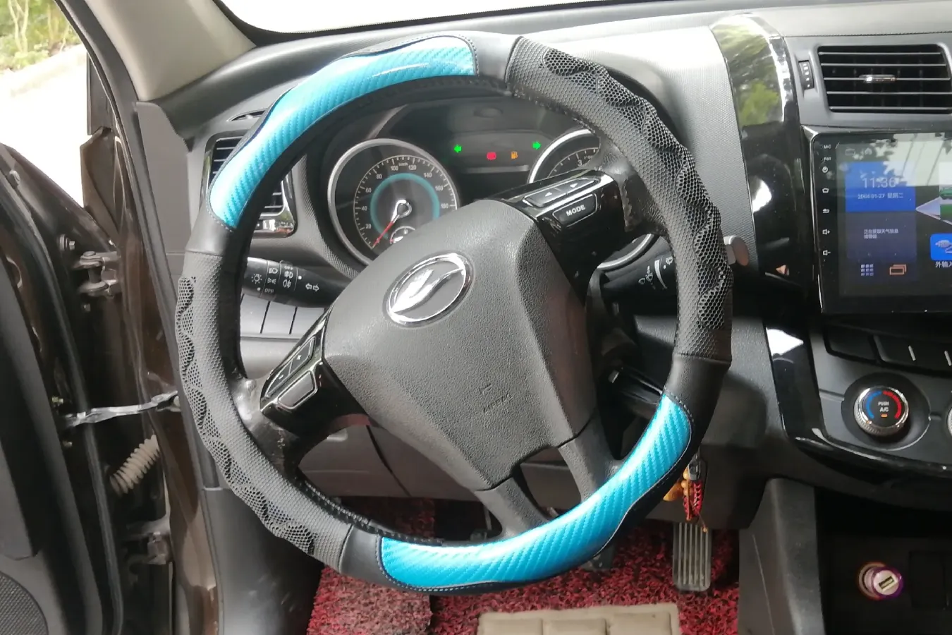 2013 Landwind X5 2.0T 190HP L4 6MT,autocango,china used car exporter,china ev exporter,chinese used car exporter,chinese used ev exporter