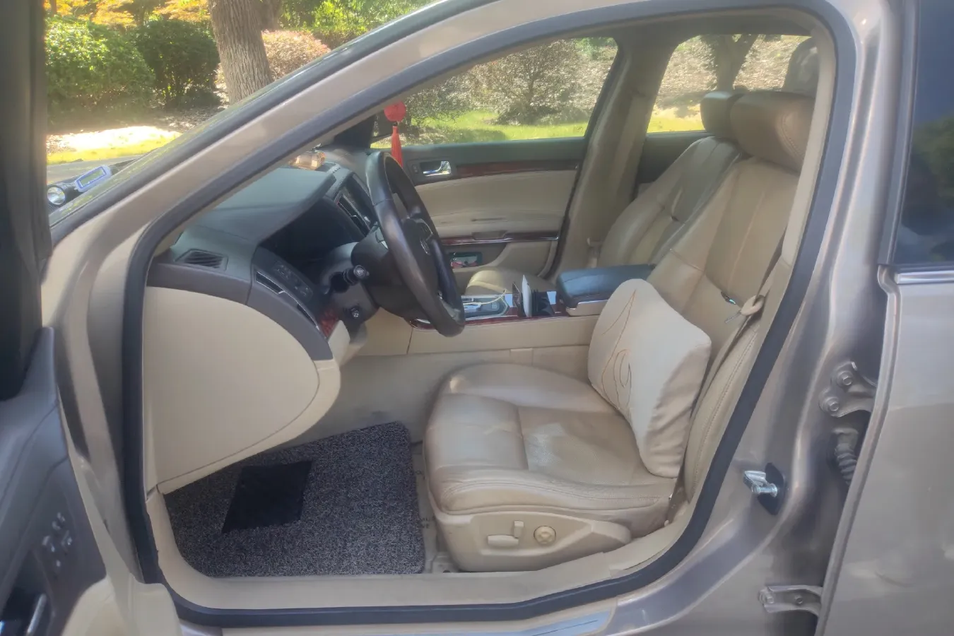 2011 Cadillac SLS 2.0T 262HP L4 6AT,autocango,china used car exporter,china ev exporter,chinese used car exporter,chinese used ev exporter