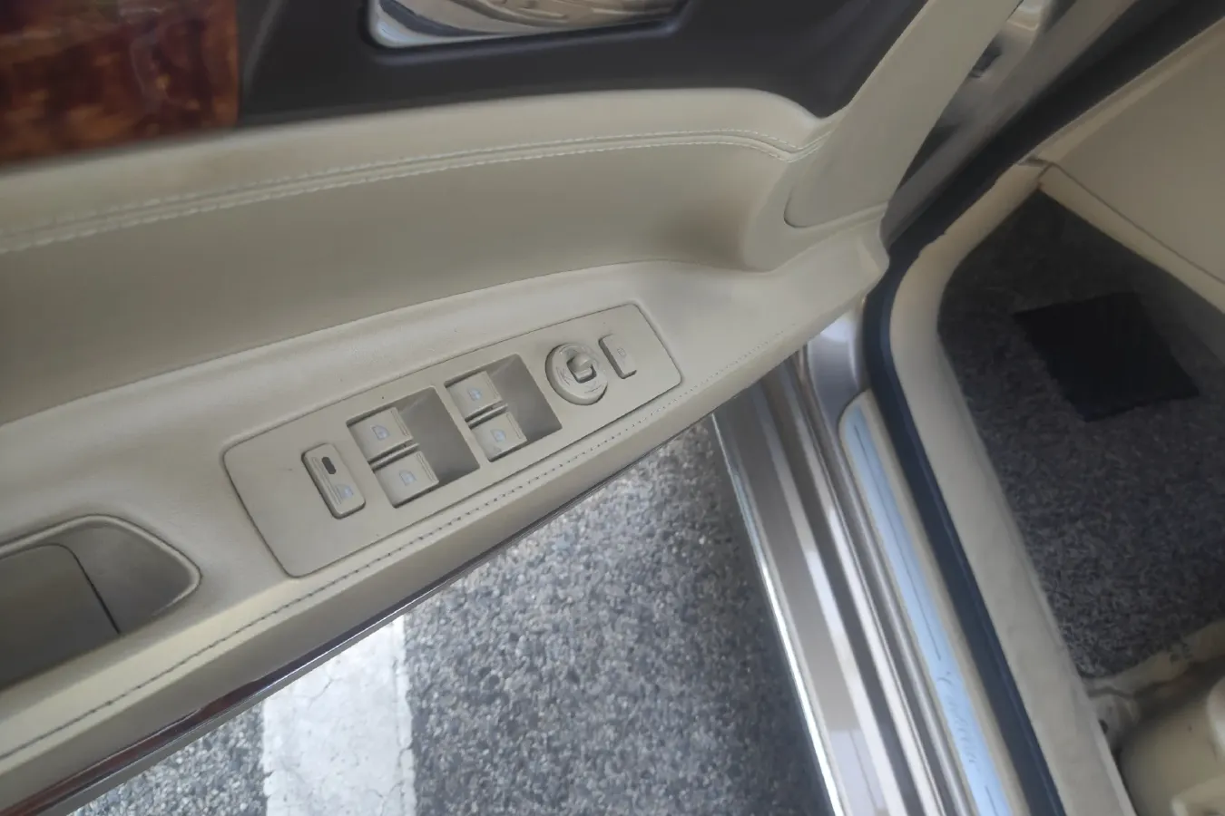 2011 Cadillac SLS 2.0T 262HP L4 6AT,autocango,china used car exporter,china ev exporter,chinese used car exporter,chinese used ev exporter