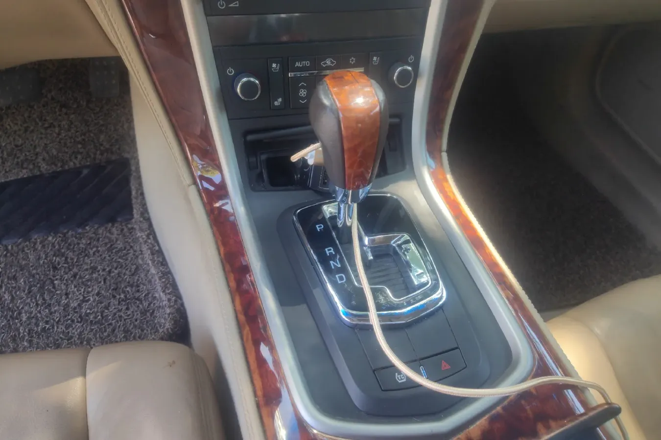 2011 Cadillac SLS 2.0T 262HP L4 6AT,autocango,china used car exporter,china ev exporter,chinese used car exporter,chinese used ev exporter