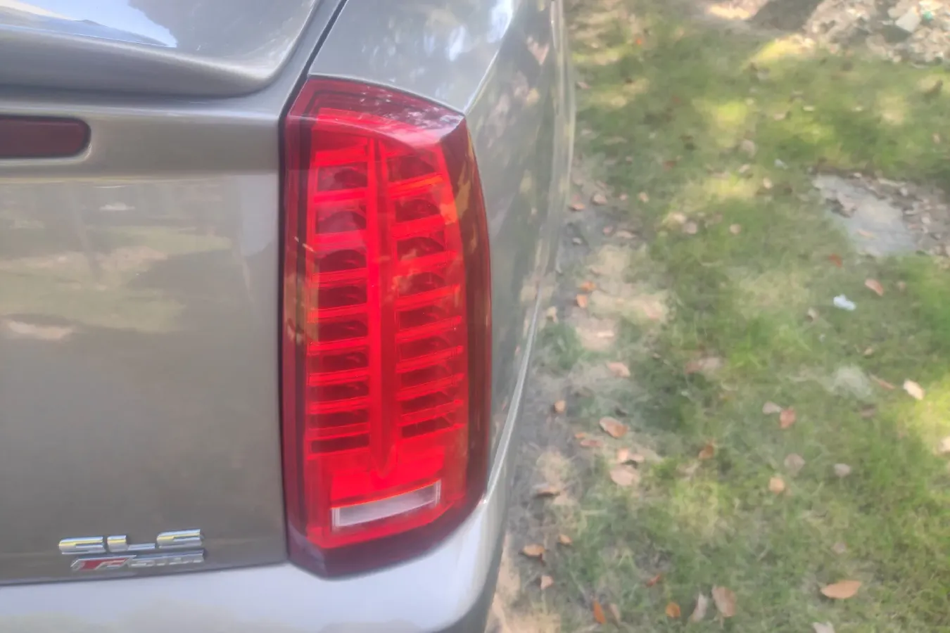 2011 Cadillac SLS 2.0T 262HP L4 6AT,autocango,china used car exporter,china ev exporter,chinese used car exporter,chinese used ev exporter