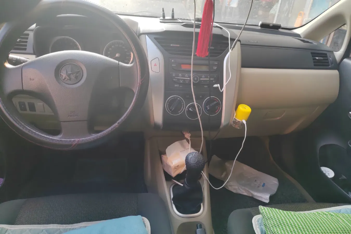 2012 Venucia R50 1.6L 117HP L4 5MT,autocango,china used car exporter,china ev exporter,chinese used car exporter,chinese used ev exporter