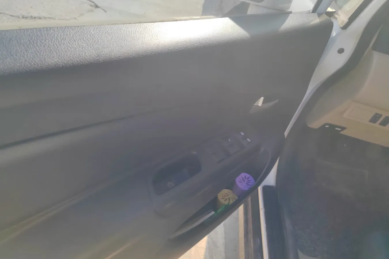 2012 Venucia R50 1.6L 117HP L4 5MT,autocango,china used car exporter,china ev exporter,chinese used car exporter,chinese used ev exporter