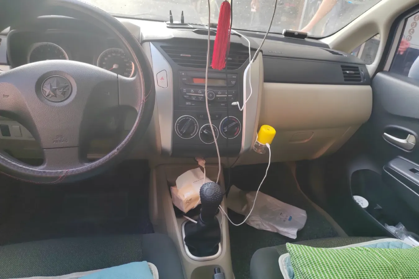 2012 Venucia R50 1.6L 117HP L4 5MT,autocango,china used car exporter,china ev exporter,chinese used car exporter,chinese used ev exporter