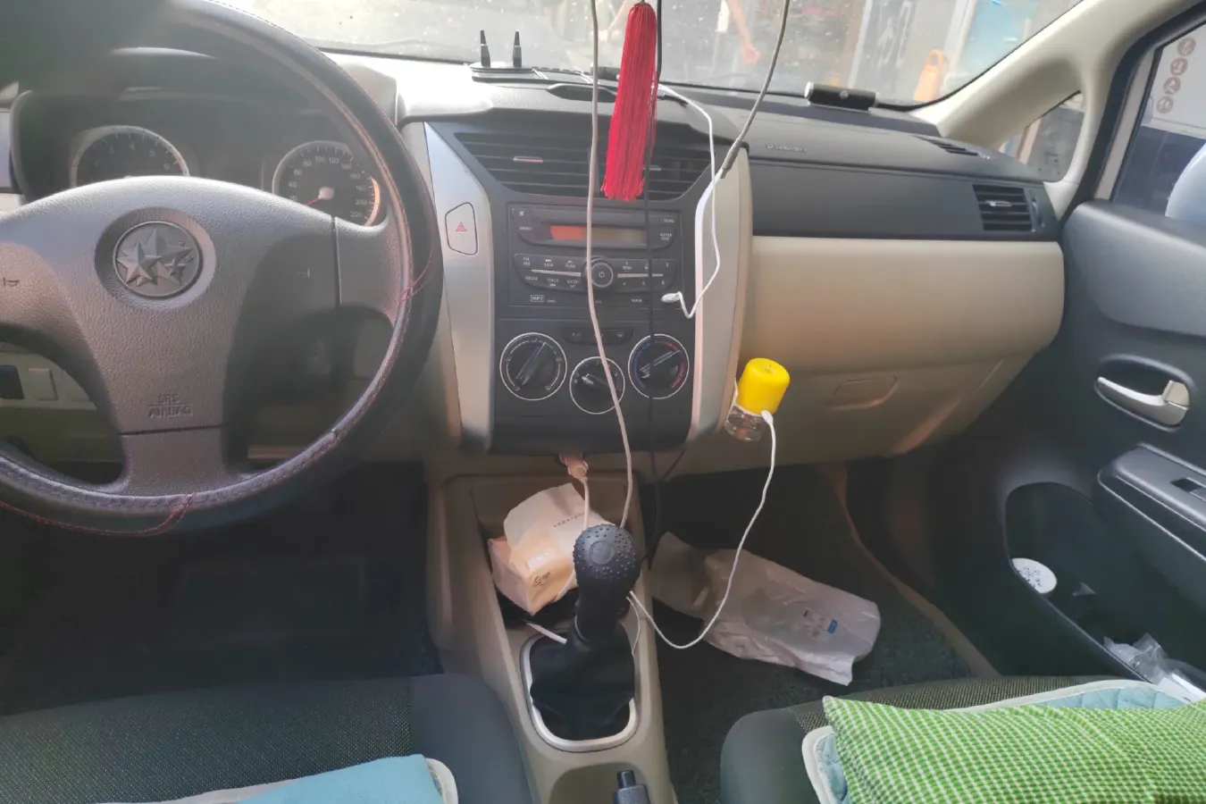 2012 Venucia R50 1.6L 117HP L4 5MT,autocango,china used car exporter,china ev exporter,chinese used car exporter,chinese used ev exporter