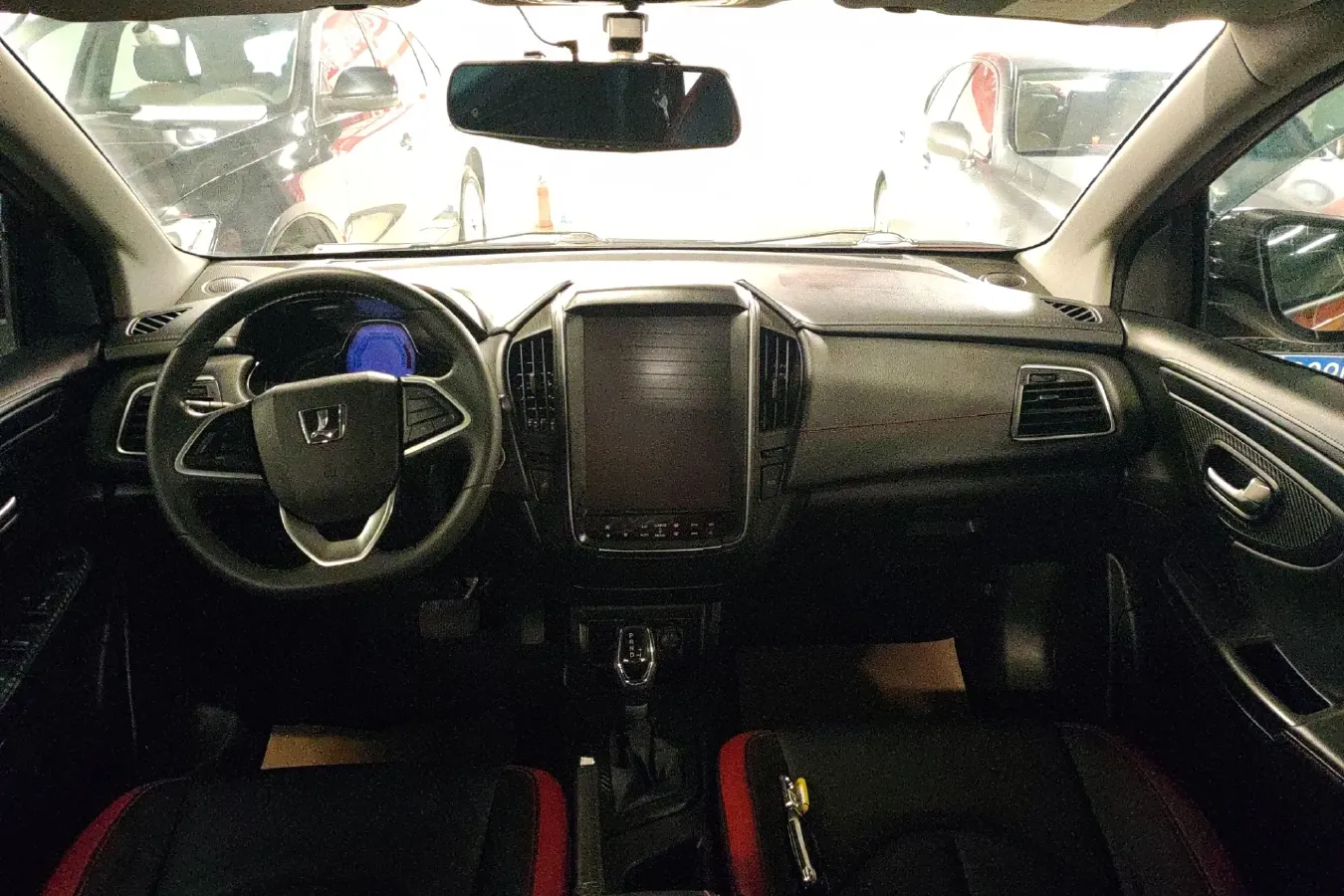 2017 Luxgen U5 SUV 1.6L 124HP L4 CVT,autocango,china used car exporter,china ev exporter,chinese used car exporter,chinese used ev exporter