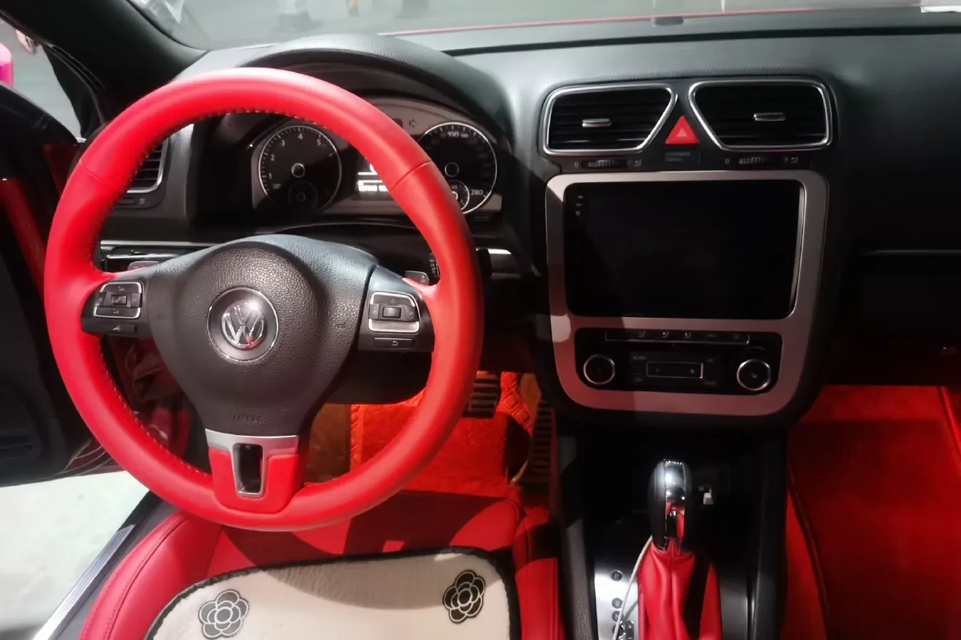 2011 Volkswagen Eos 2.0T 211HP L4 6DCT,autocango,china used car exporter,china ev exporter,chinese used car exporter,chinese used ev exporter