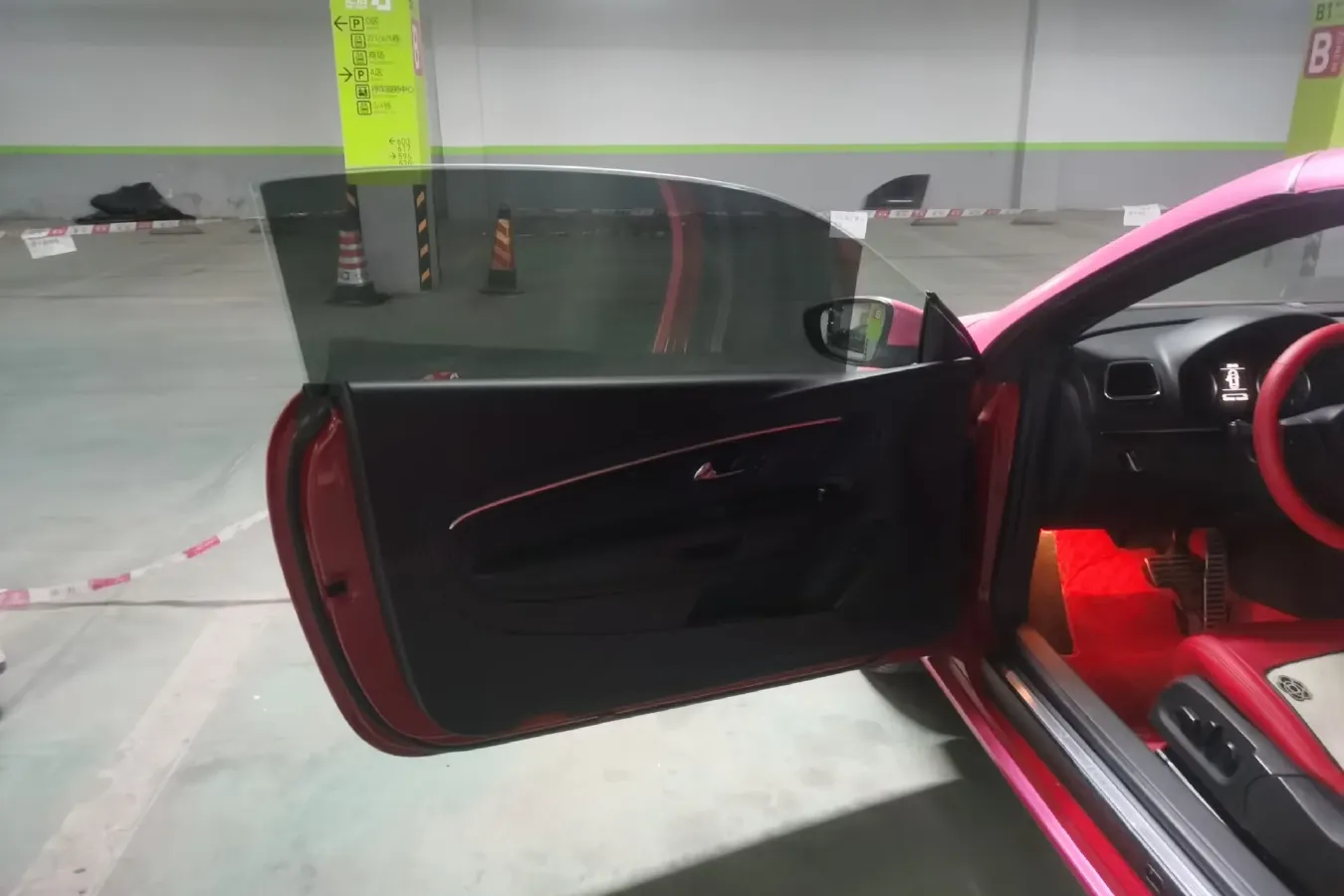 2011 Volkswagen Eos 2.0T 211HP L4 6DCT,autocango,china used car exporter,china ev exporter,chinese used car exporter,chinese used ev exporter