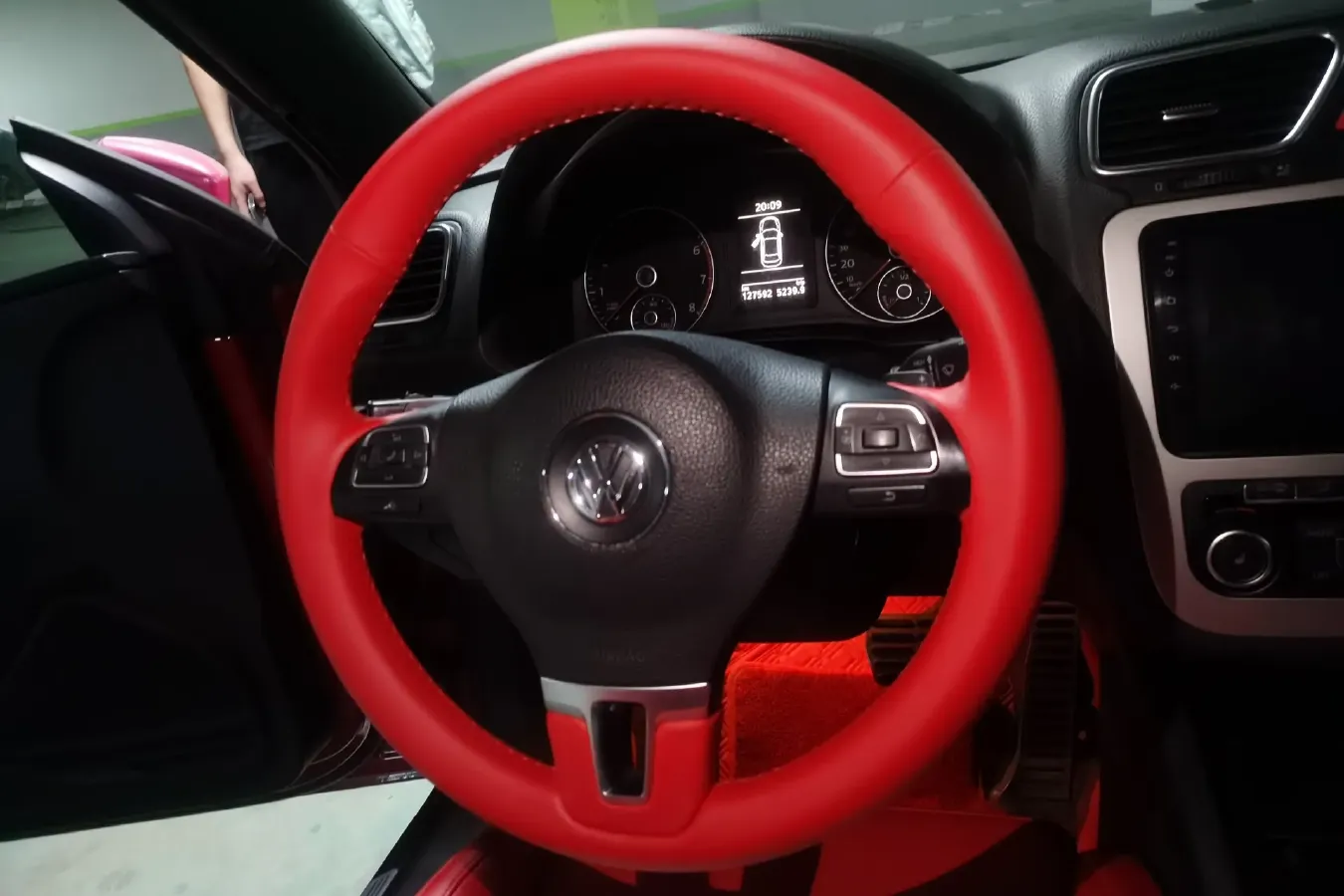 2011 Volkswagen Eos 2.0T 211HP L4 6DCT,autocango,china used car exporter,china ev exporter,chinese used car exporter,chinese used ev exporter