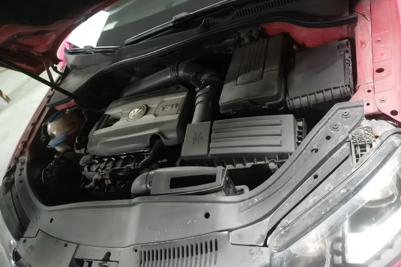 2011 Volkswagen Eos 2.0T 211HP L4 6DCT,autocango,china used car exporter,china ev exporter,chinese used car exporter,chinese used ev exporter