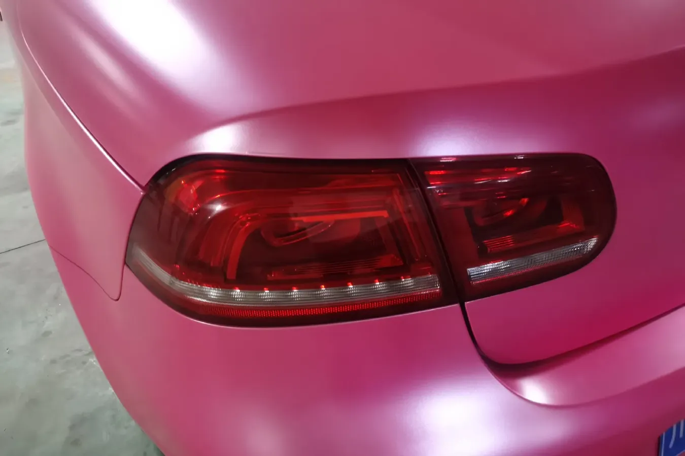 2011 Volkswagen Eos 2.0T 211HP L4 6DCT,autocango,china used car exporter,china ev exporter,chinese used car exporter,chinese used ev exporter