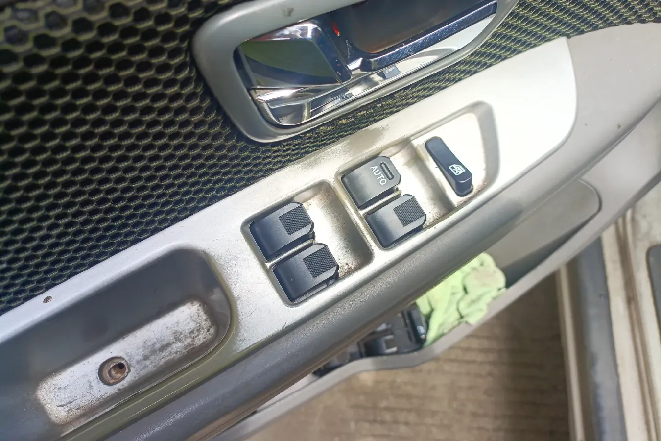 2013 FAW Senia S80 1.5L 109HP L4 5MT,autocango,china used car exporter,china ev exporter,chinese used car exporter,chinese used ev exporter