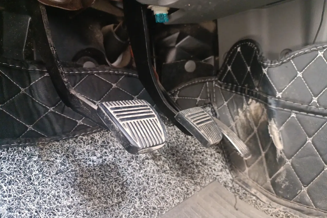 2013 FAW Senia S80 1.5L 109HP L4 5MT,autocango,china used car exporter,china ev exporter,chinese used car exporter,chinese used ev exporter