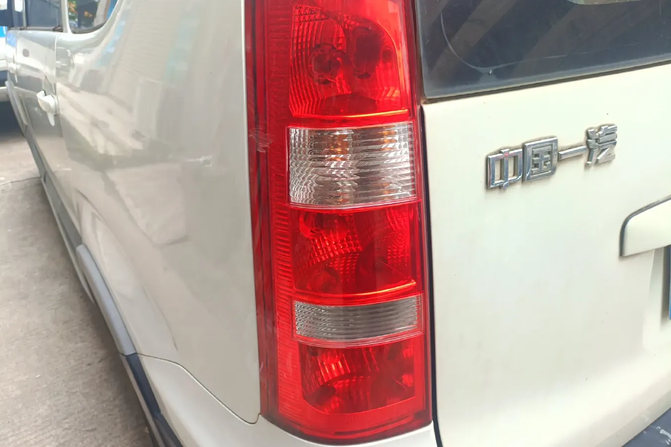 2013 FAW Senia S80 1.5L 109HP L4 5MT,autocango,china used car exporter,china ev exporter,chinese used car exporter,chinese used ev exporter