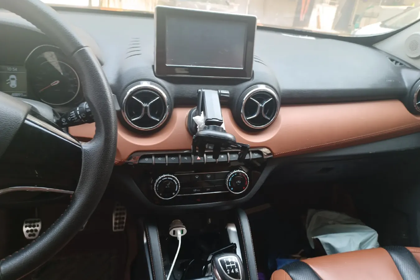 2016 BeiJing Auto Senova X35 1.5L 116HP L4 5MT,autocango,china used car exporter,china ev exporter,chinese used car exporter,chinese used ev exporter