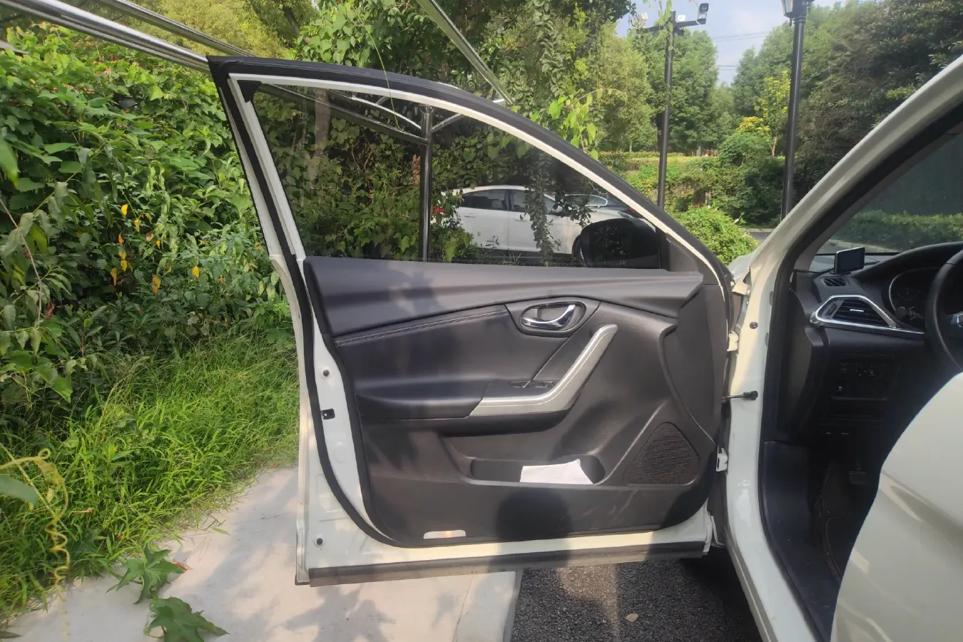 2018 Venucia T90 2.0L 150HP L4 CVT,autocango,china used car exporter,china ev exporter,chinese used car exporter,chinese used ev exporter