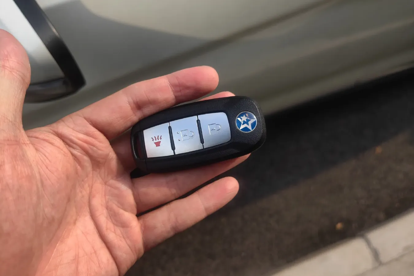 2018 Venucia T90 2.0L 150HP L4 CVT,autocango,china used car exporter,china ev exporter,chinese used car exporter,chinese used ev exporter