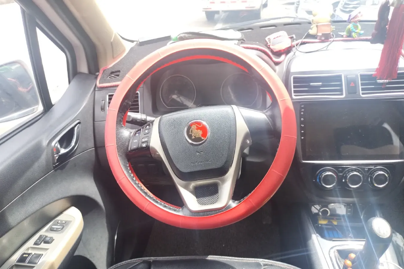 2015 DongFeng Forthing Joyear X3 1.5L 120HP L4 5MT,autocango,china used car exporter,china ev exporter,chinese used car exporter,chinese used ev exporter