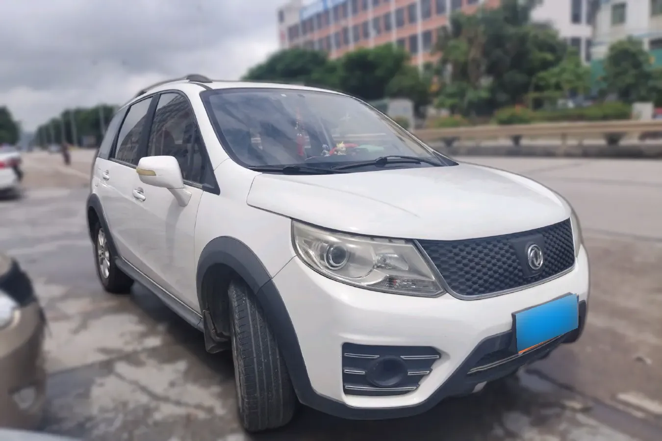 2015 DongFeng Forthing Joyear X3 1.5L 120HP L4 5MT,autocango,china used car exporter,china ev exporter,chinese used car exporter,chinese used ev exporter