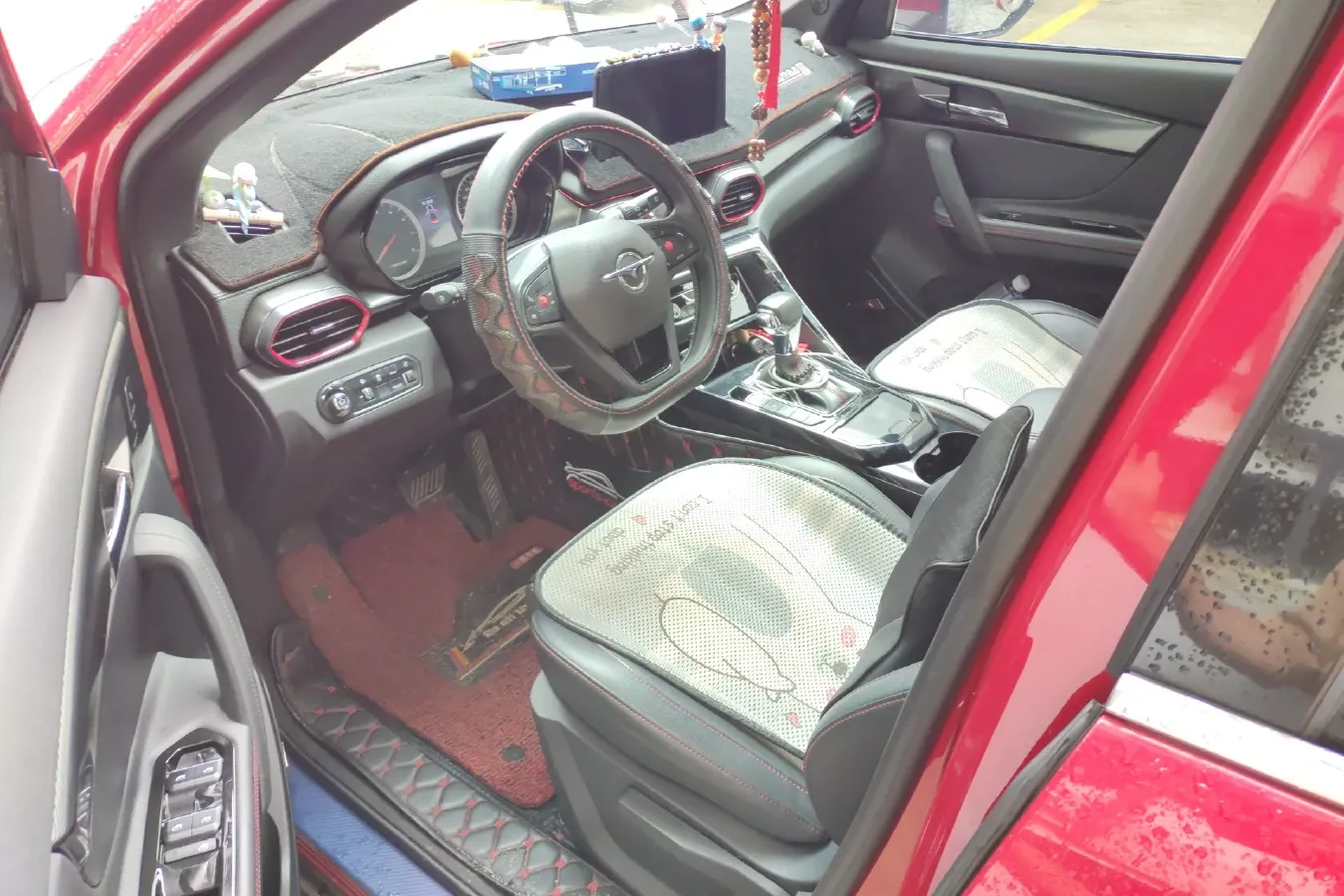 2019 HaiMa 8S 1.6T 195HP L4 6AT,autocango,china used car exporter,china ev exporter,chinese used car exporter,chinese used ev exporter