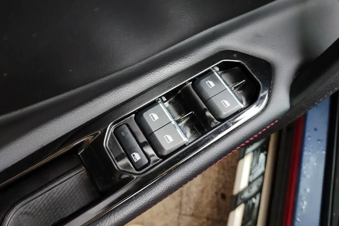 2019 HaiMa 8S 1.6T 195HP L4 6AT,autocango,china used car exporter,china ev exporter,chinese used car exporter,chinese used ev exporter