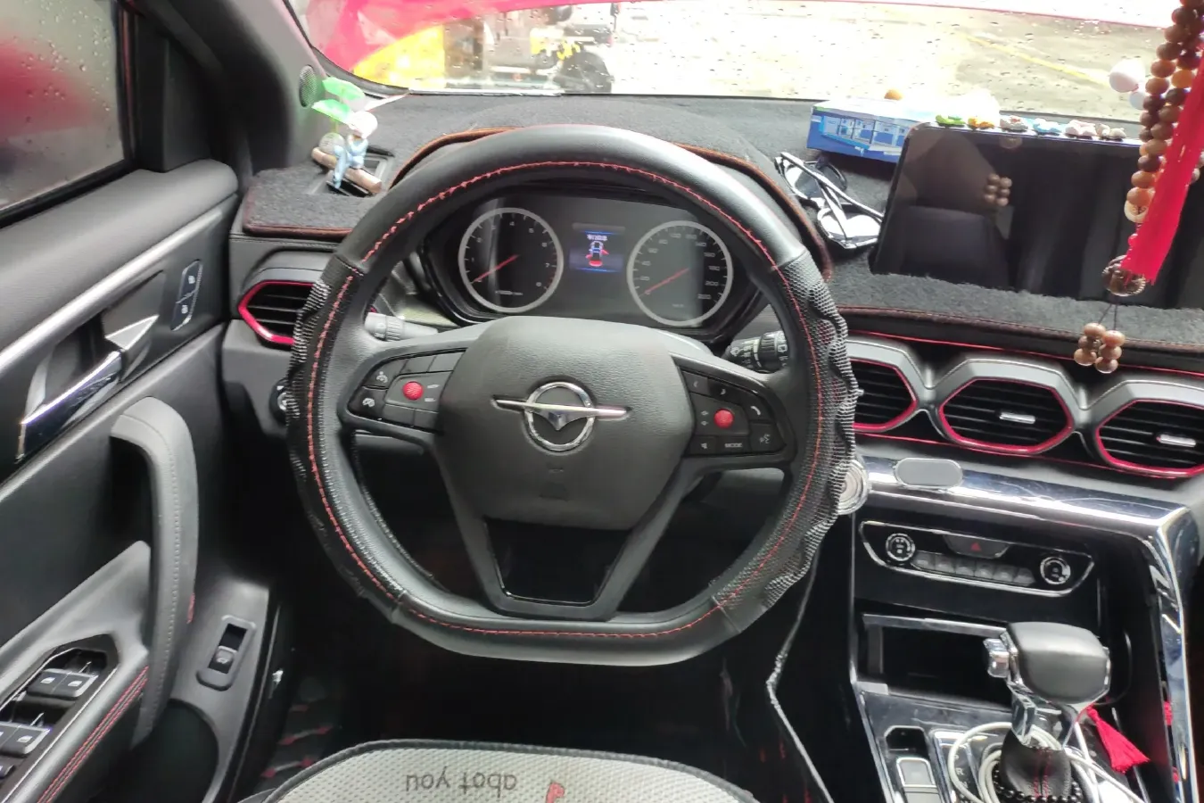 2019 HaiMa 8S 1.6T 195HP L4 6AT,autocango,china used car exporter,china ev exporter,chinese used car exporter,chinese used ev exporter