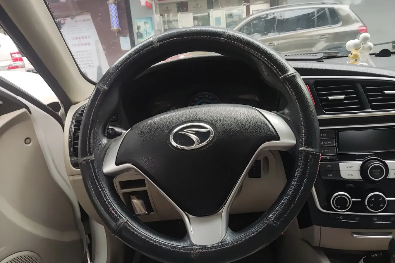 2015 Soueast V3 1.5L 120HP L4 5MT,autocango,china used car exporter,china ev exporter,chinese used car exporter,chinese used ev exporter