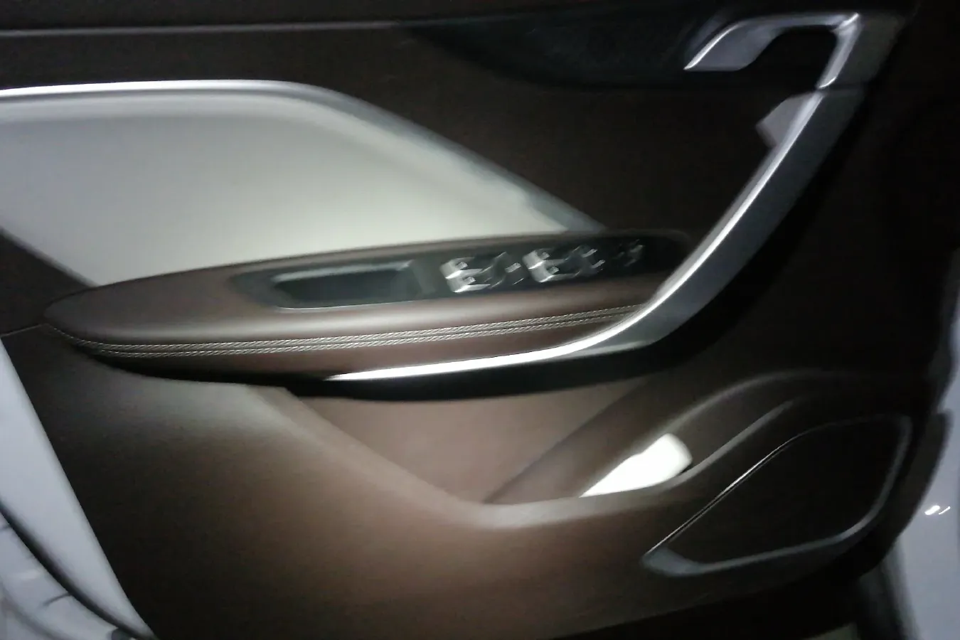 2021 LiFan Maple 80v BEV 53KWH,autocango,china used car exporter,china ev exporter,chinese used car exporter,chinese used ev exporter