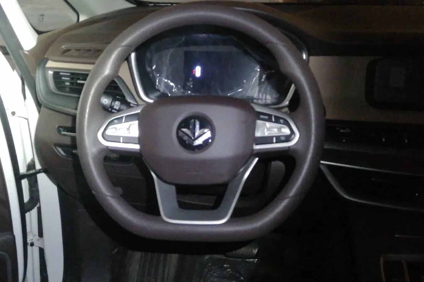 2021 LiFan Maple 80v BEV 53KWH,autocango,china used car exporter,china ev exporter,chinese used car exporter,chinese used ev exporter