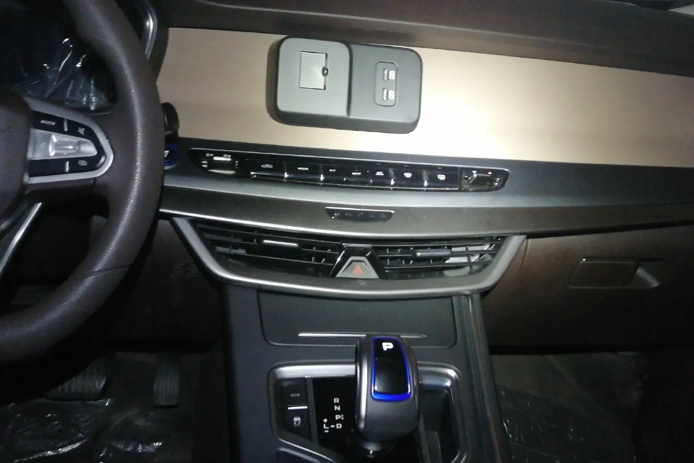 2021 LiFan Maple 80v BEV 53KWH,autocango,china used car exporter,china ev exporter,chinese used car exporter,chinese used ev exporter