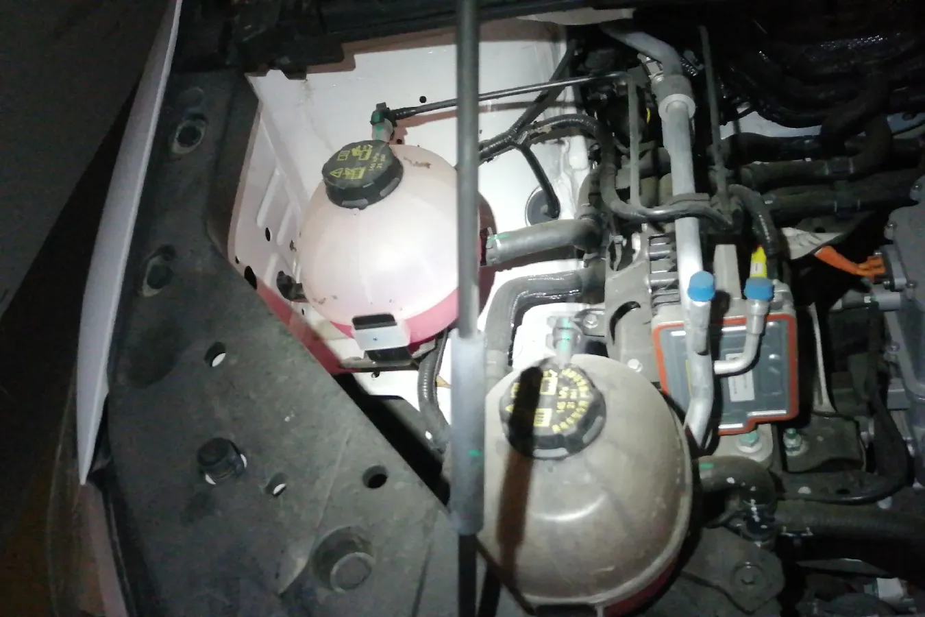 2021 LiFan Maple 80v BEV 53KWH,autocango,china used car exporter,china ev exporter,chinese used car exporter,chinese used ev exporter