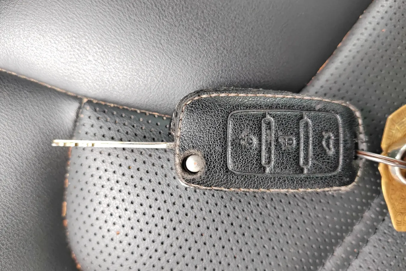 2019 DongFeng Forthing SX6 1.6L 122HP L4 5MT,autocango,china used car exporter,china ev exporter,chinese used car exporter,chinese used ev exporter