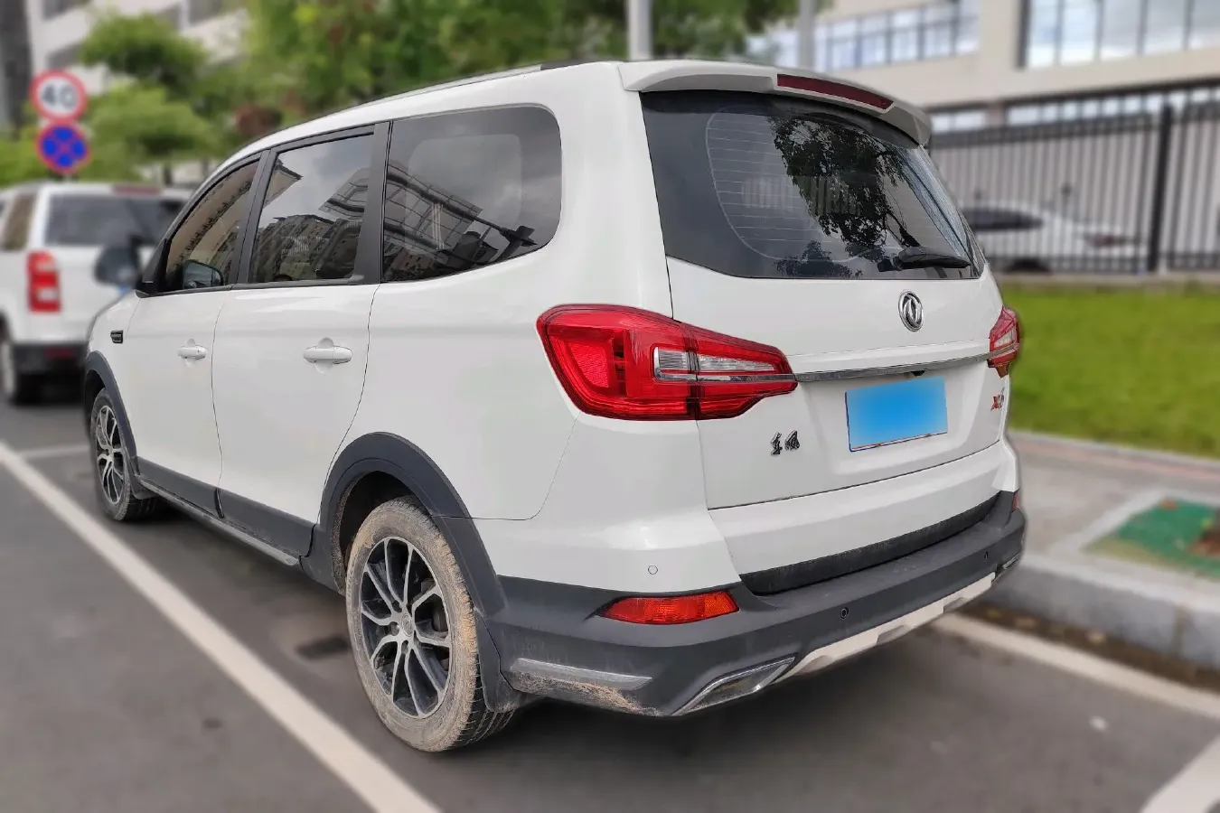 2019 DongFeng Forthing SX6 1.6L 122HP L4 5MT,autocango,china used car exporter,china ev exporter,chinese used car exporter,chinese used ev exporter