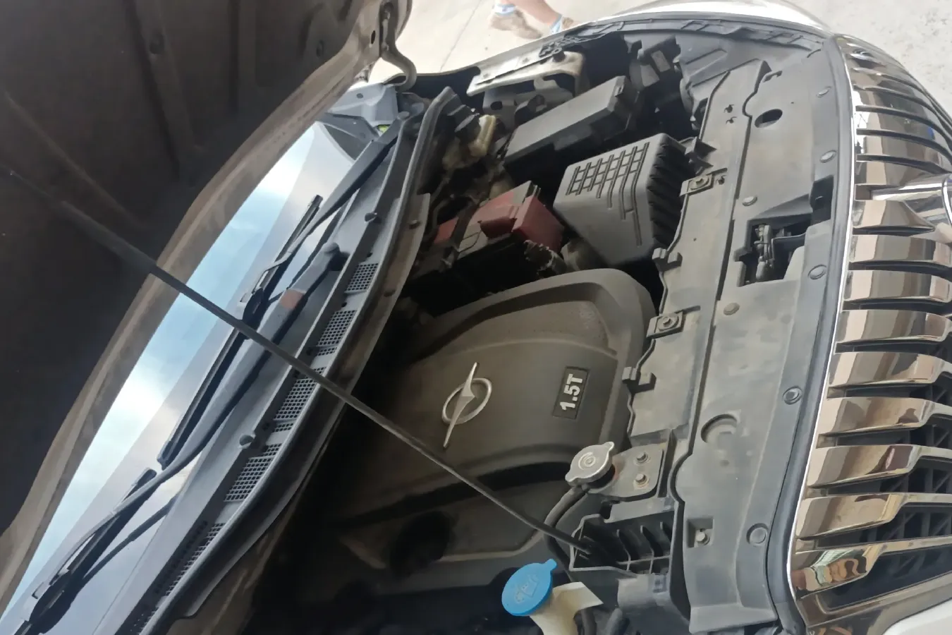 2016 HaiMa V70 1.5T 156HP L4 6AT,autocango,china used car exporter,china ev exporter,chinese used car exporter,chinese used ev exporter