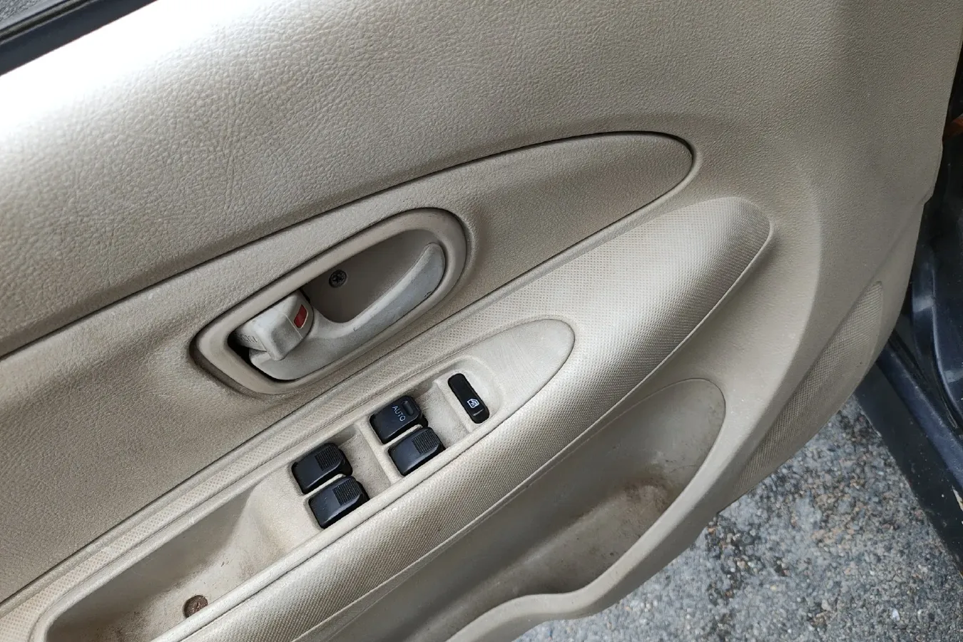 2011 FAW Senia M80 1.3L 91HP L4 5MT,autocango,china used car exporter,china ev exporter,chinese used car exporter,chinese used ev exporter