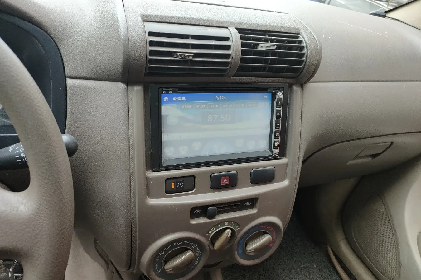 2011 FAW Senia M80 1.3L 91HP L4 5MT,autocango,china used car exporter,china ev exporter,chinese used car exporter,chinese used ev exporter