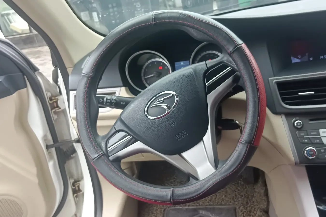 2012 Soueast V5 1.5L 120HP L4 5MT,autocango,china used car exporter,china ev exporter,chinese used car exporter,chinese used ev exporter