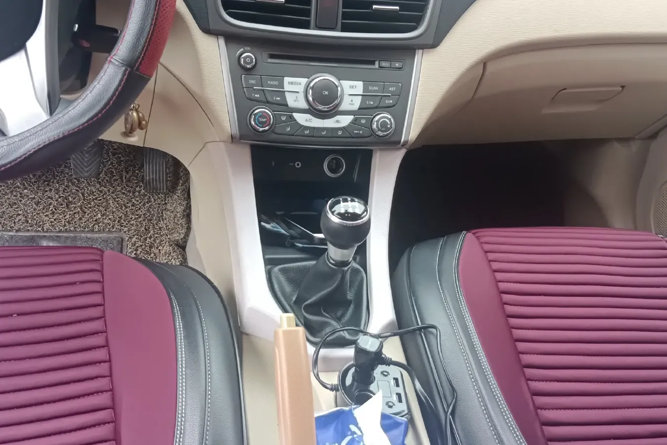 2012 Soueast V5 1.5L 120HP L4 5MT,autocango,china used car exporter,china ev exporter,chinese used car exporter,chinese used ev exporter