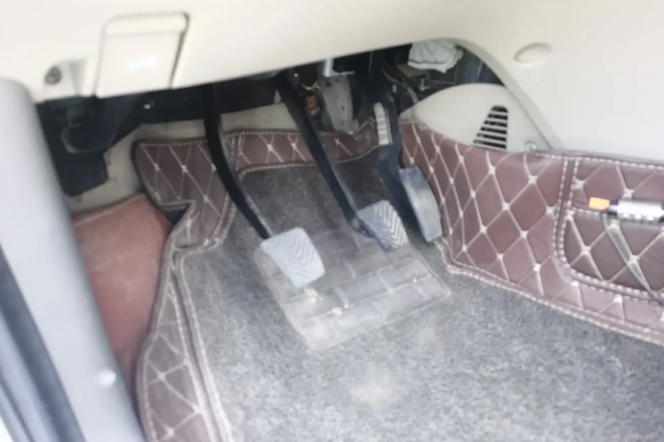 2011 JAC Refine M2 1.5L 113HP L4 5MT,autocango,china used car exporter,china ev exporter,chinese used car exporter,chinese used ev exporter