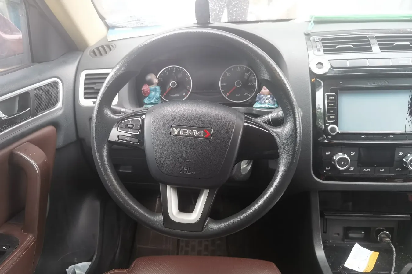 2016 Yema T70 1.8L 136HP L4 5MT,autocango,china used car exporter,china ev exporter,chinese used car exporter,chinese used ev exporter