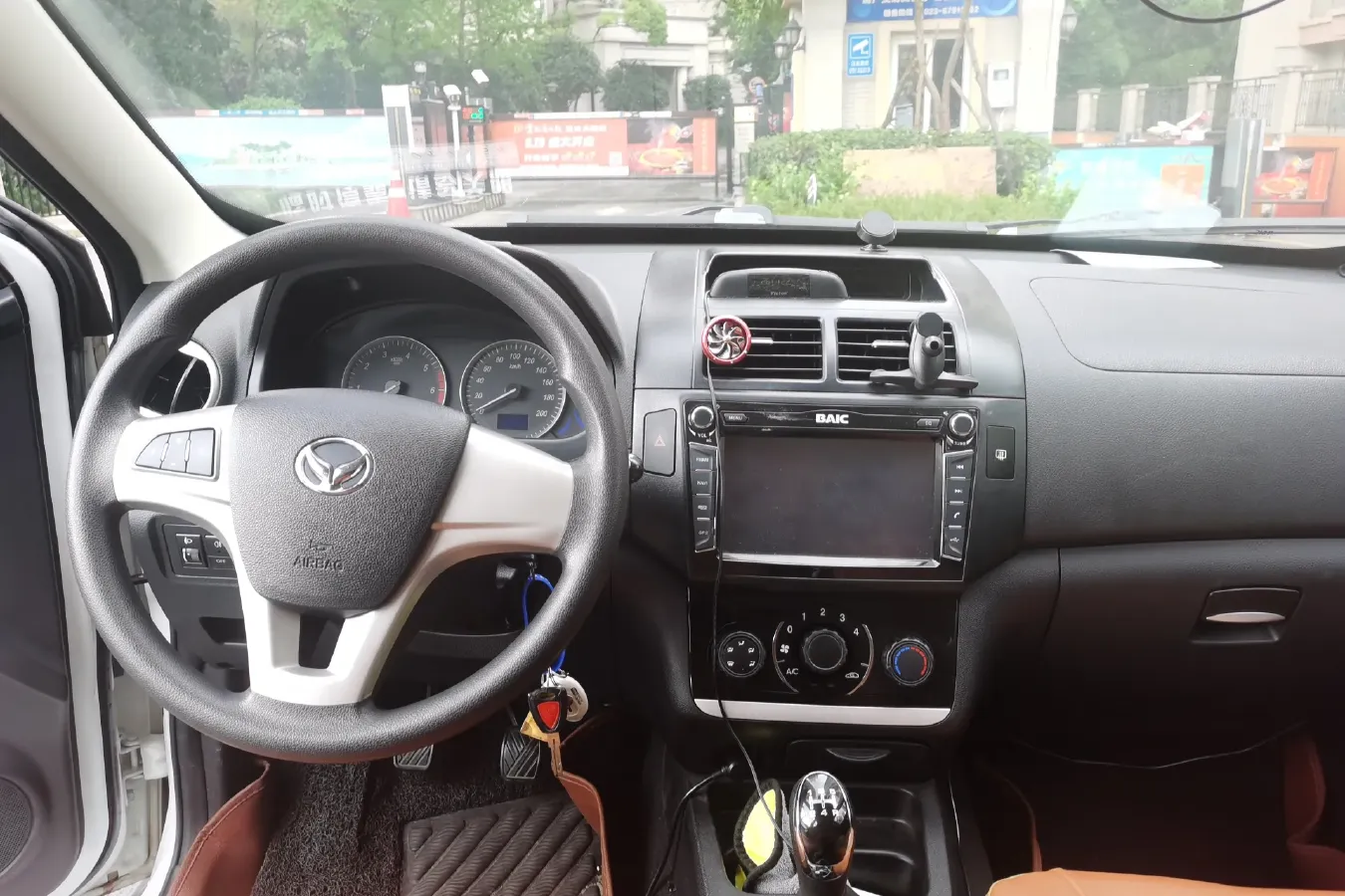 2016 BAIC Hyosow H2 1.5L 106HP L4 5MT,autocango,china used car exporter,china ev exporter,chinese used car exporter,chinese used ev exporter