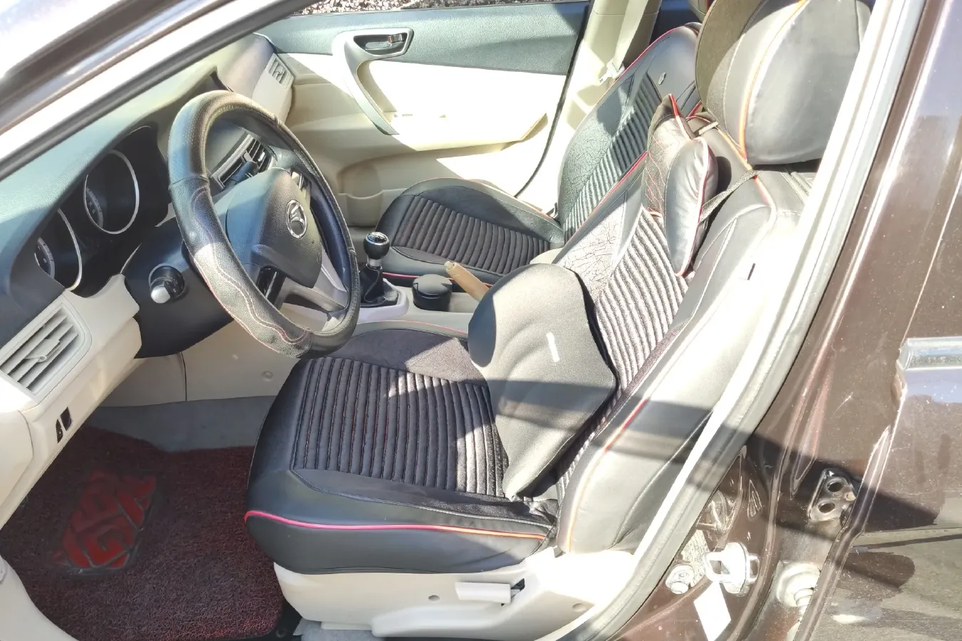 2012 Soueast V5 1.5L 120HP L4 5MT,autocango,china used car exporter,china ev exporter,chinese used car exporter,chinese used ev exporter